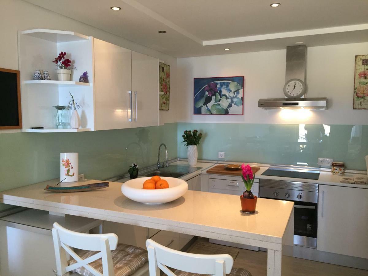 Os Reais - Apt In Front Of The Beach In Centeanes Carvoeiro  Ngoại thất bức ảnh